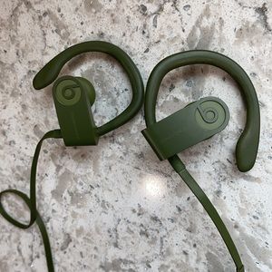 Powerbeats 3 wireless headphones